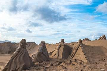 El famoso belén de arena de Las Canteras, icono de la Navidad grancanaria/Antonio Rico.